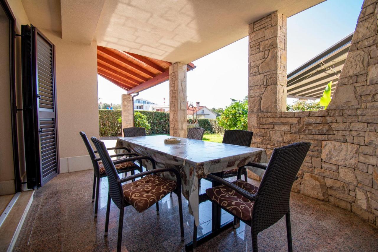 Holiday Apartment 50M From The Beach Pjescana Uvala Exteriér fotografie