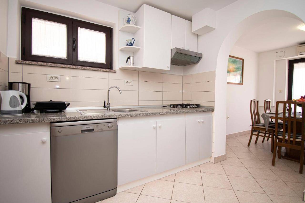 Holiday Apartment 50M From The Beach Pjescana Uvala Exteriér fotografie