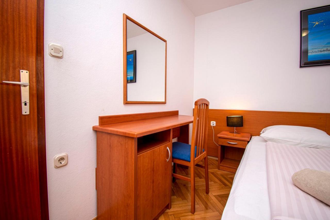 Holiday Apartment 50M From The Beach Pjescana Uvala Exteriér fotografie