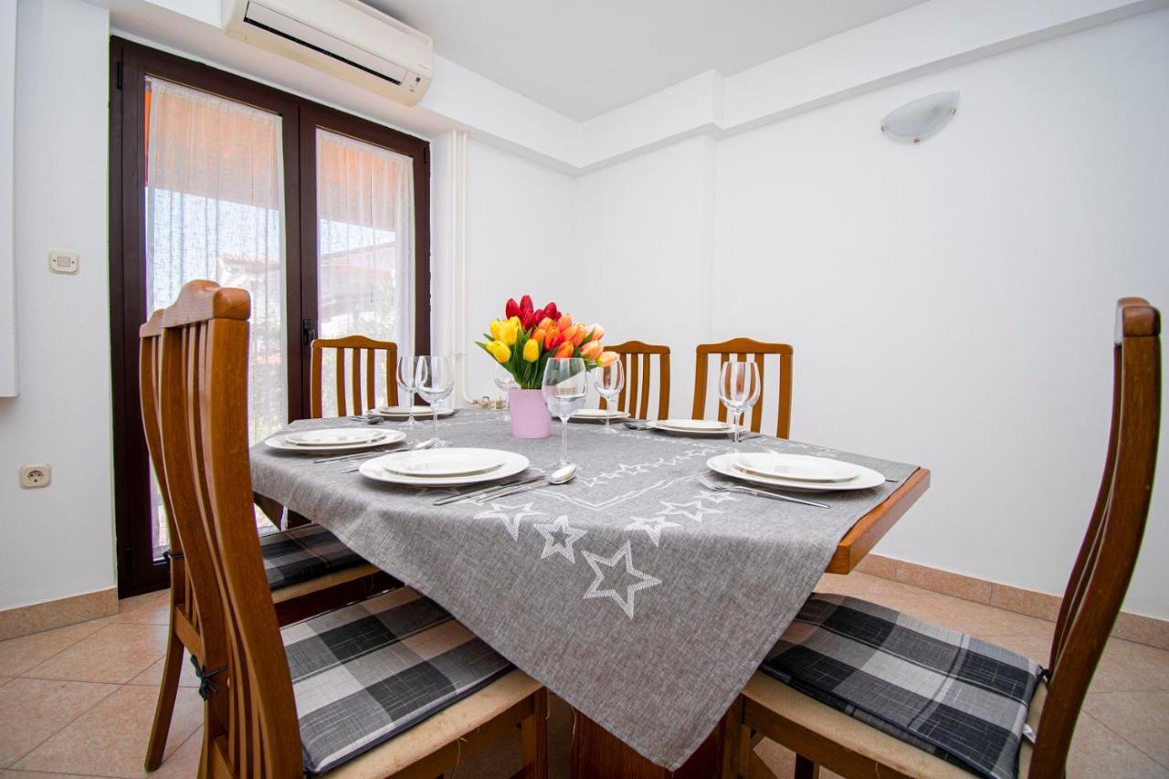 Holiday Apartment 50M From The Beach Pjescana Uvala Exteriér fotografie