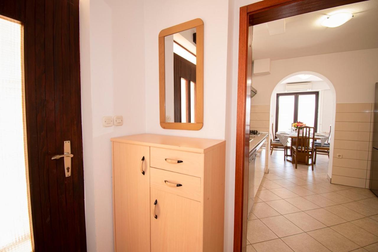 Holiday Apartment 50M From The Beach Pjescana Uvala Exteriér fotografie