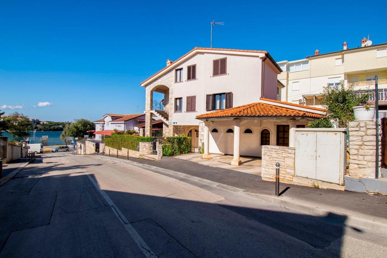 Holiday Apartment 50M From The Beach Pjescana Uvala Exteriér fotografie