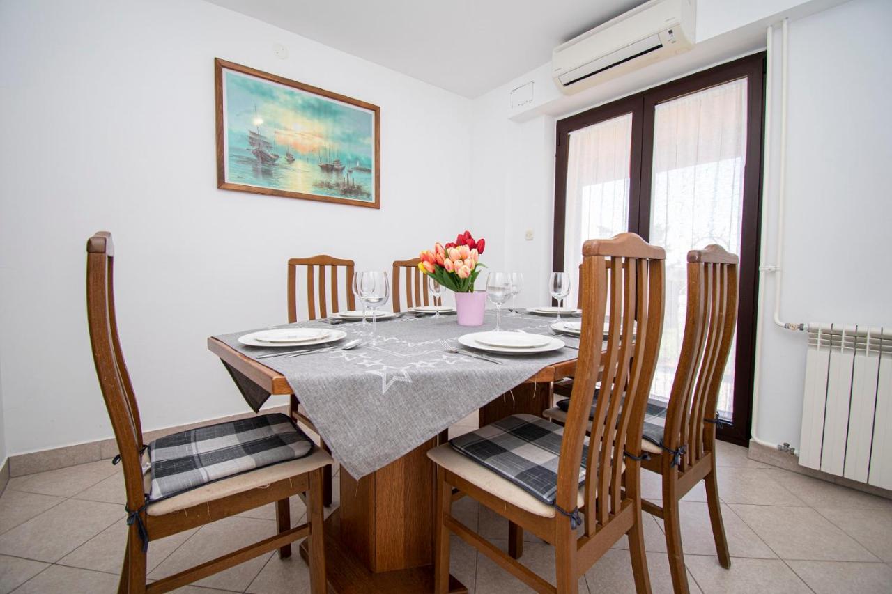 Holiday Apartment 50M From The Beach Pjescana Uvala Exteriér fotografie