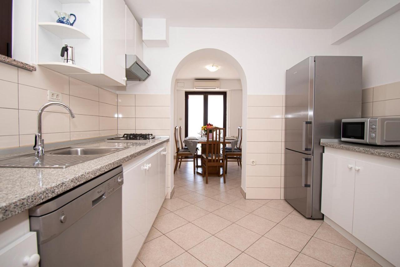 Holiday Apartment 50M From The Beach Pjescana Uvala Exteriér fotografie